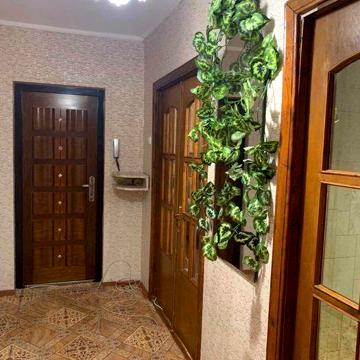 Оренда 3-к. квартири в р-ні Аляска за вул. Морозенка 3