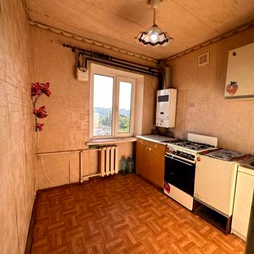 Олександра Поля просп. (Кірова), 82-А