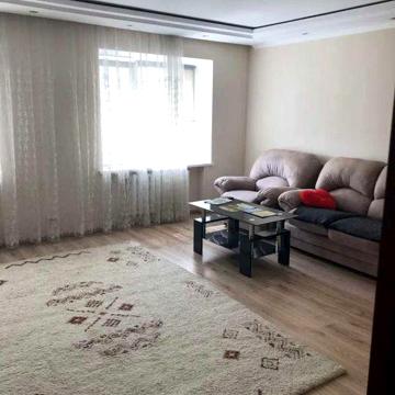 Продаж трикімнатної Центр Новобудова
