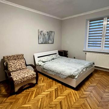 Генерала Олександра Грекова вул., 8