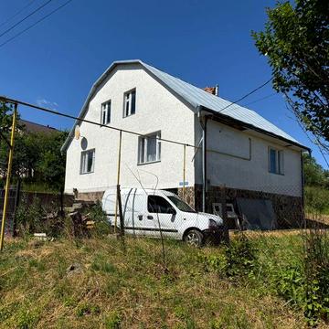 Новий будинок по вул. Неполоківській.