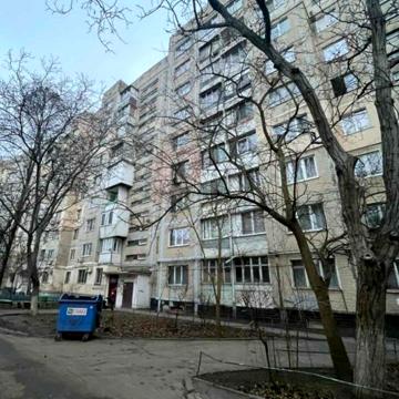 Академіка Корольова вул., 86