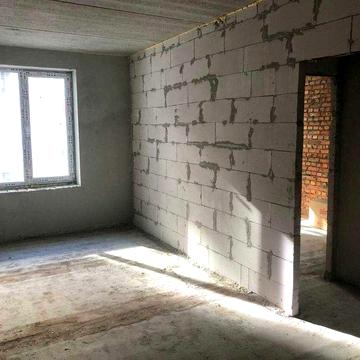 Одиничка в зданій новобудові на Південно-західному