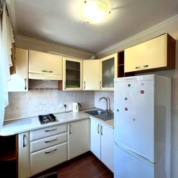 Науки просп. (Гагаріна), 100