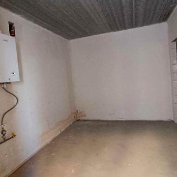 1 кімнатна кв, з газом, 3й поверх, поруч парк та школа.