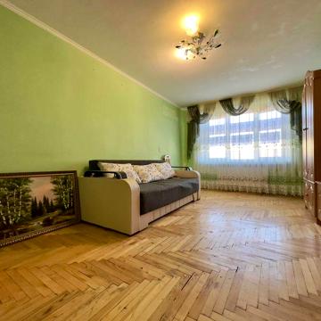 Продається простора 3-кімнатна квартира
 у м.Дрогобич