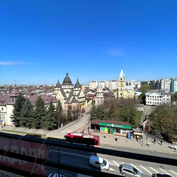 Незалежності вул., 146а