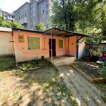 Продам окремо побудоване приміщеннях 240 м² на Данилівського