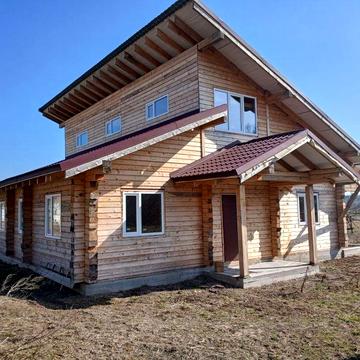 Деревяний будинок на річці Ірпінь.
