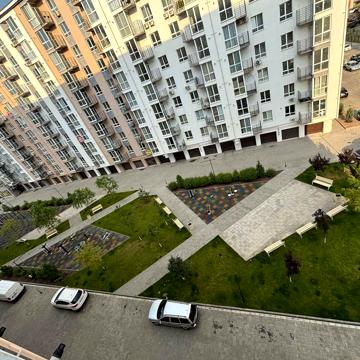 Співдружності вул., 7