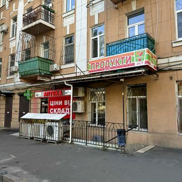 Кіри Муратової вул., 32