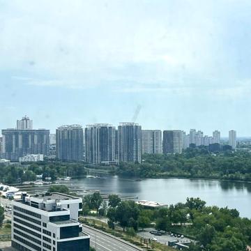 Дніпровська набережна вул., 17 В