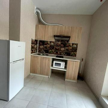 Михайла Грушевського вул., 10