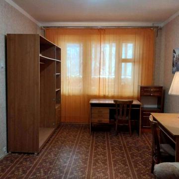 Бориса Гмирі вул., 3