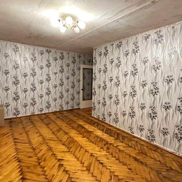 Продам 2к квартиру  ул. Строителей 20а Титова Appolo