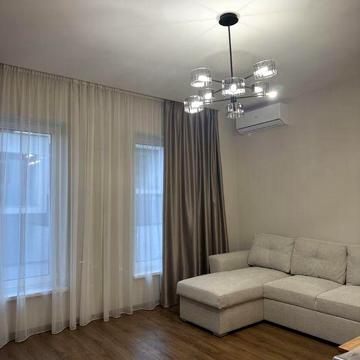 Оренда 1,5 кімнатної квартри в центрі в престижному районі міста