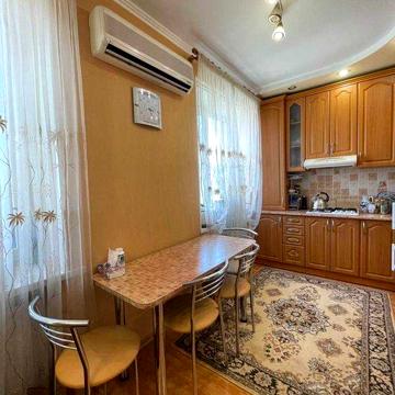 Продаж 2-х кімн кв-ри, з меблями та технікою, 4/5, Центр