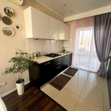 Добротный дом с ремонтом в пригороде Черноморска