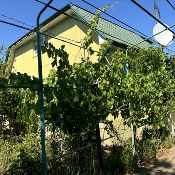 Продам дачу між Одесою та Чорноморським