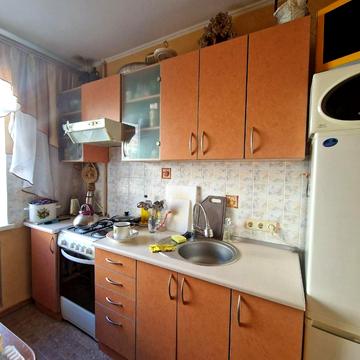 Академіка Корольова вул., 71/1
