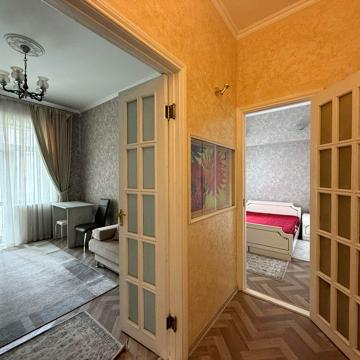 Аренда квартиры 2к Жилянская центр,газ,без лифта
