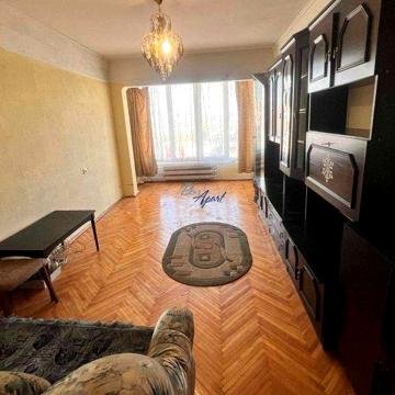 Продам 2к., квартиру, вул. Озерна.  Ціна 60000 дол.