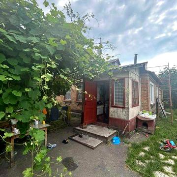 Жуляни, вул. Шкільна, 3, гарне місце для життя!