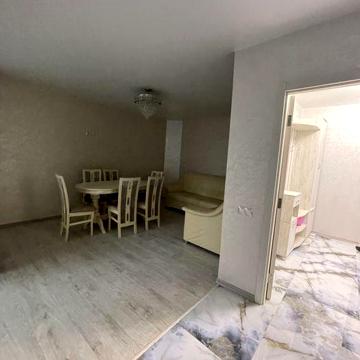 Здається вперше 4 кімнатна квартира Росвигово.
