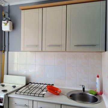 Здам 3 км.кв.біля Центру,відмінний жилий стан.Меблі,техніка.Вільно.