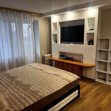 Продам квартиру по вулиці Центральна