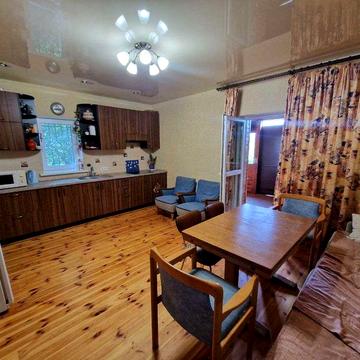 Будинок з власним виходом до озера