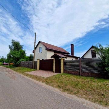 Будинок з власним виходом до озера