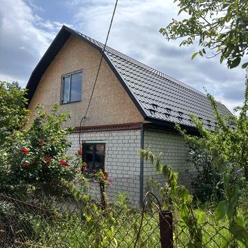 Продам будинок на дачах в Стрижавці. 4 сотки землі. Площа будинку 70кв