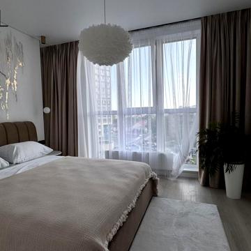 Літературна вул., 10Б