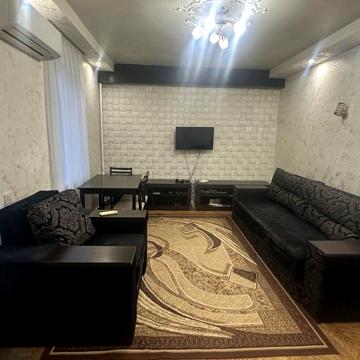 Маразліївська вул., 1