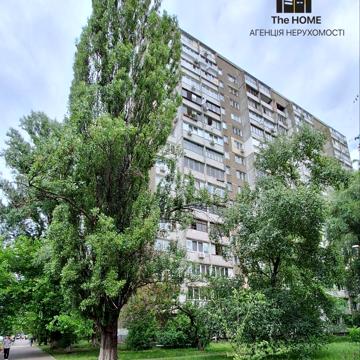 Композитора Лятошинського вул., 8
