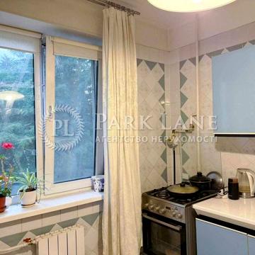 Продаж 2к квартири з ремонтом Куренівка 3й поверх Захарівська 7