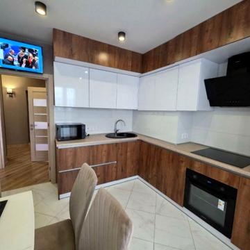 Миру вул., 53