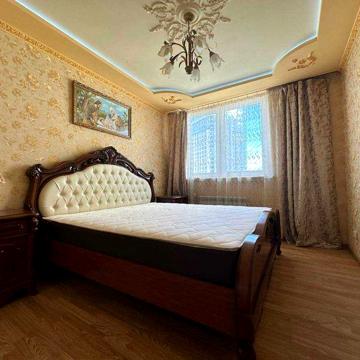 терміново здам 3-кімнатну з ремонотом і меблями Урлівська 23б