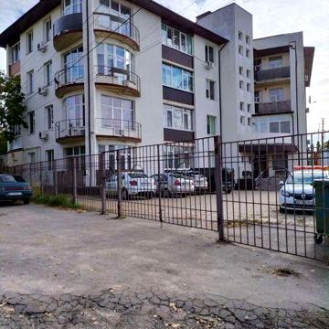 Сдам 1 комнатную квартиру новострой м..Холодная гора