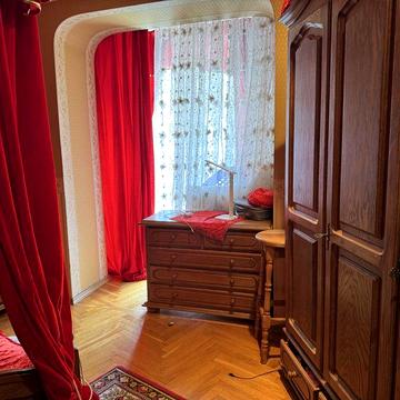 Продам 4 кімнатну квартиру