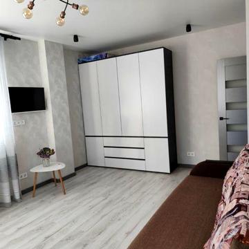 Сдам 1 кв. 43 м ЖК Журавли (метро Г.Праці)