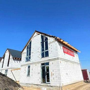 Продаж котеджу у Погребах в затишному місці біля озера