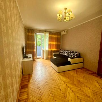 Військова вул., 33