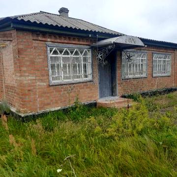 Пристанційне, окремий, добротний будинок з господарськими будівлями