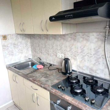 Роздільна 2к, з газом, невисокий поверх м Дарниця 12хв, парк Перемога,