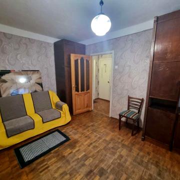 Богатырская 14. До ст.м. «Героев Днепра» пеша 10 минут (900 метров)