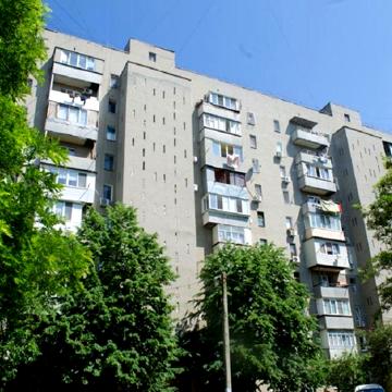 Академіка Корольова вул., 71/1