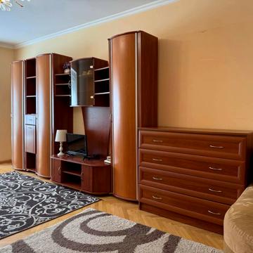 Гната Хоткевича вул., 77