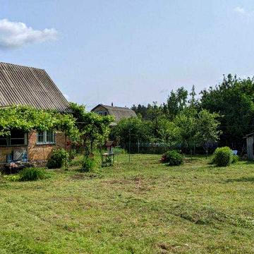 Продається цегляний дачний будинок